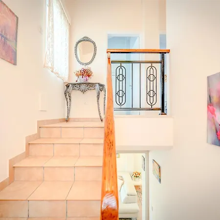 Natasa House * Perivolia