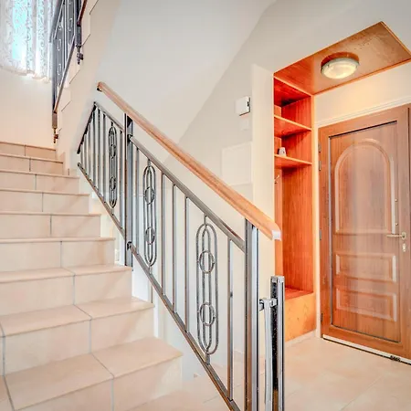 Natasa House Perivolia